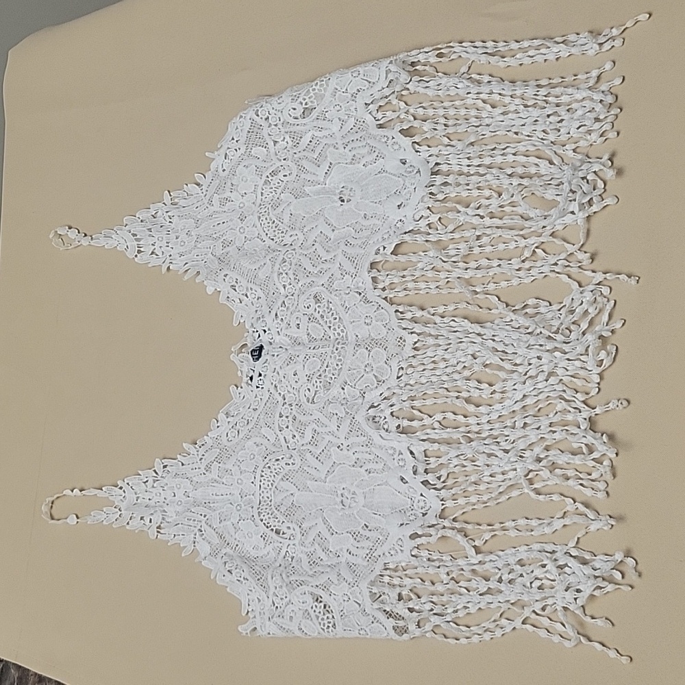 NWOT Shein Lace Top - Size Small.